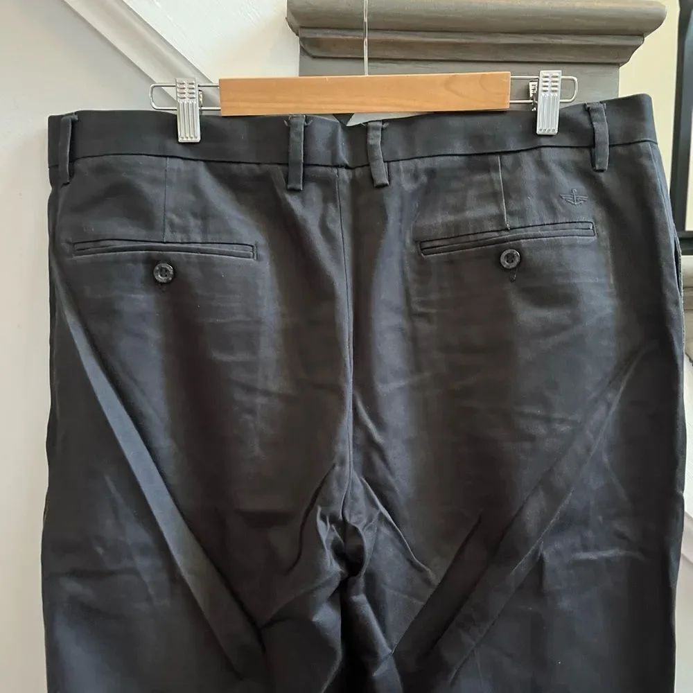 Dockers Relaxed Fit Black Pleated Khaki Pants sz 40x30